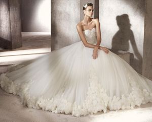 Pronovias-2012-wedding-dress-collection-17